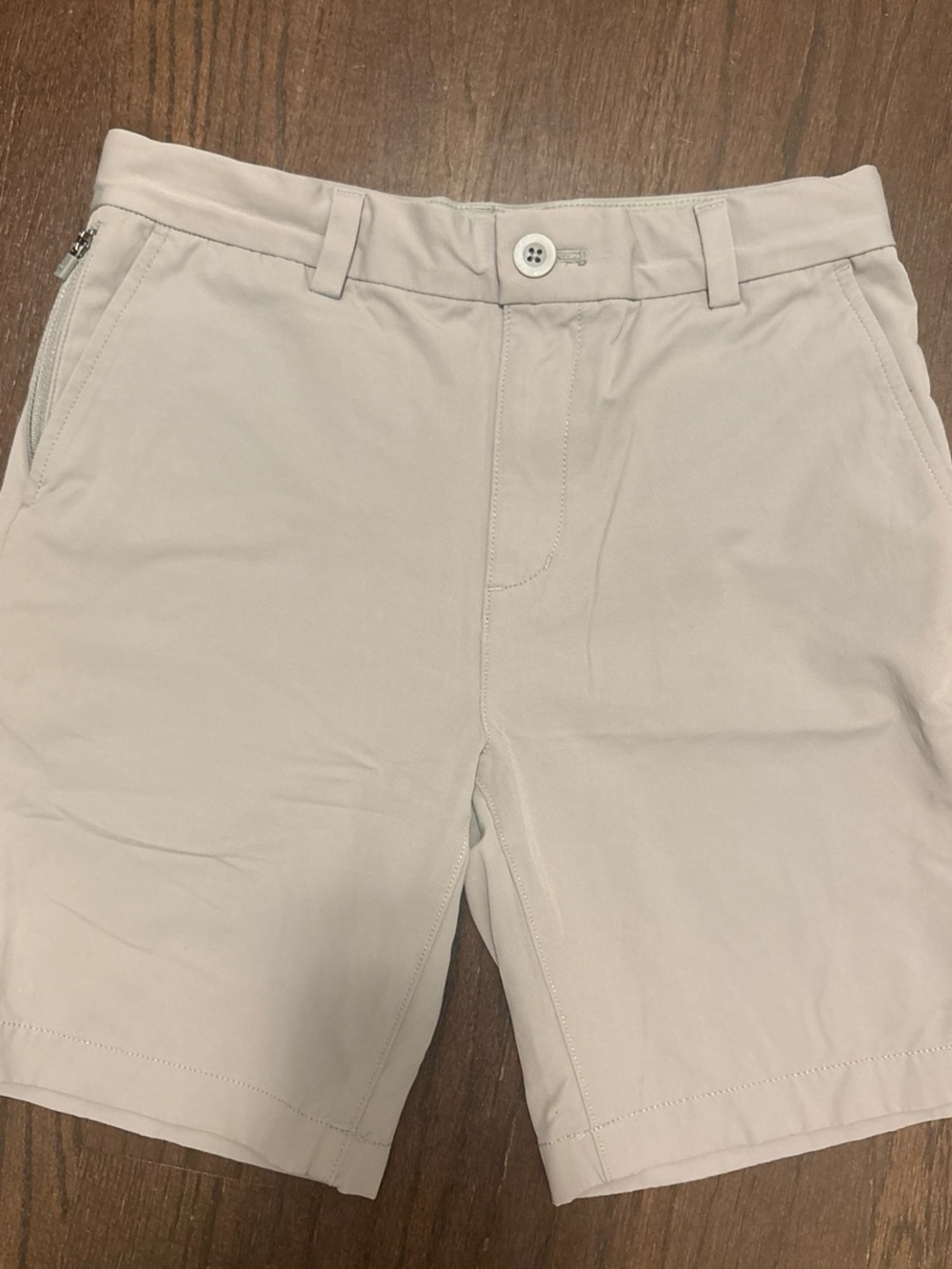 Vineyard Vines boys grey size 14 on the go Shorts
